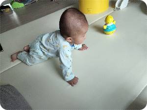 육아휴직 기간 수당을 통해 소득을 일부 보전할 수 있어요. 아이와 함께 보내는 시간은 소중해요.