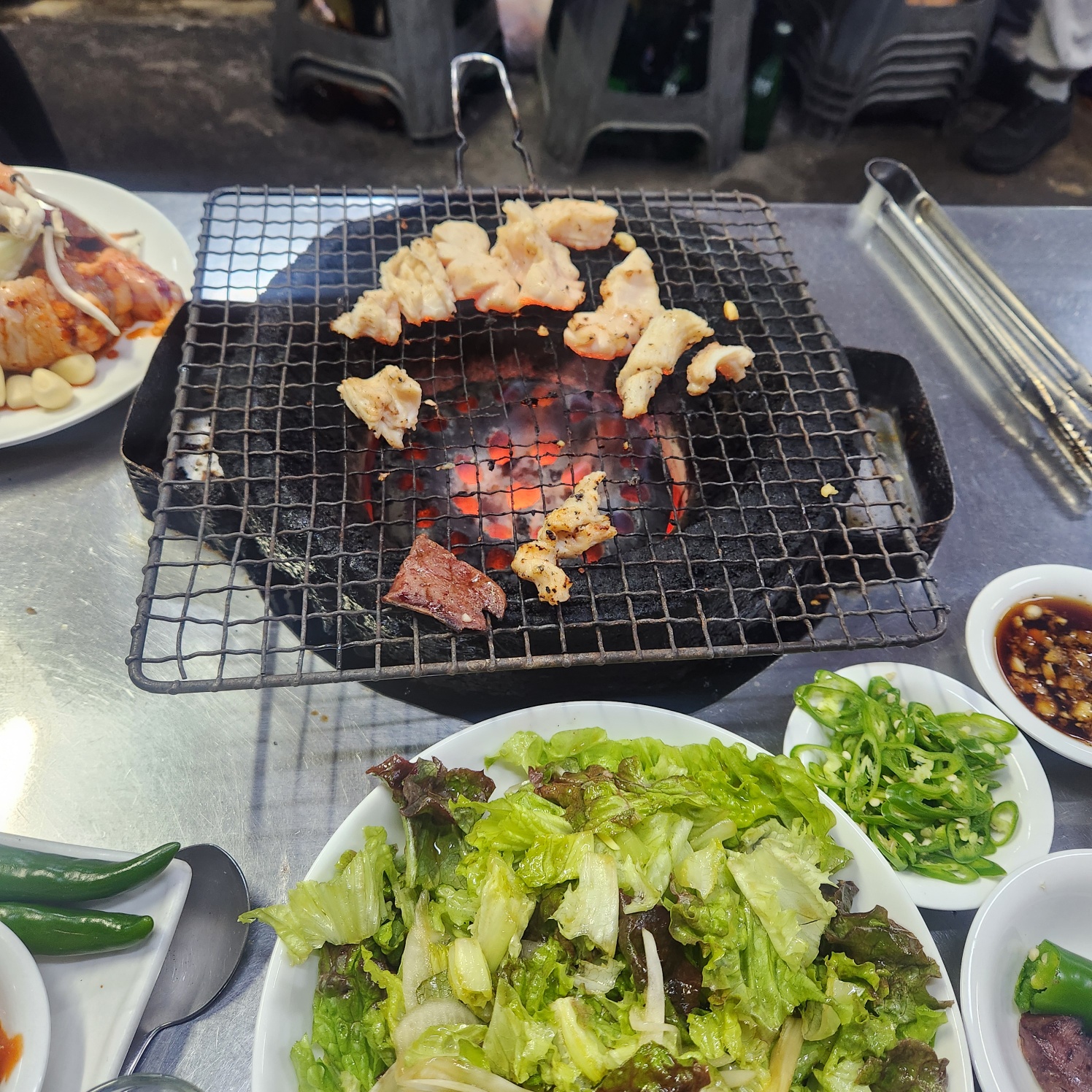 노릇노릇하게 구워지는 곱창 비주얼에 감탄 관련 사진