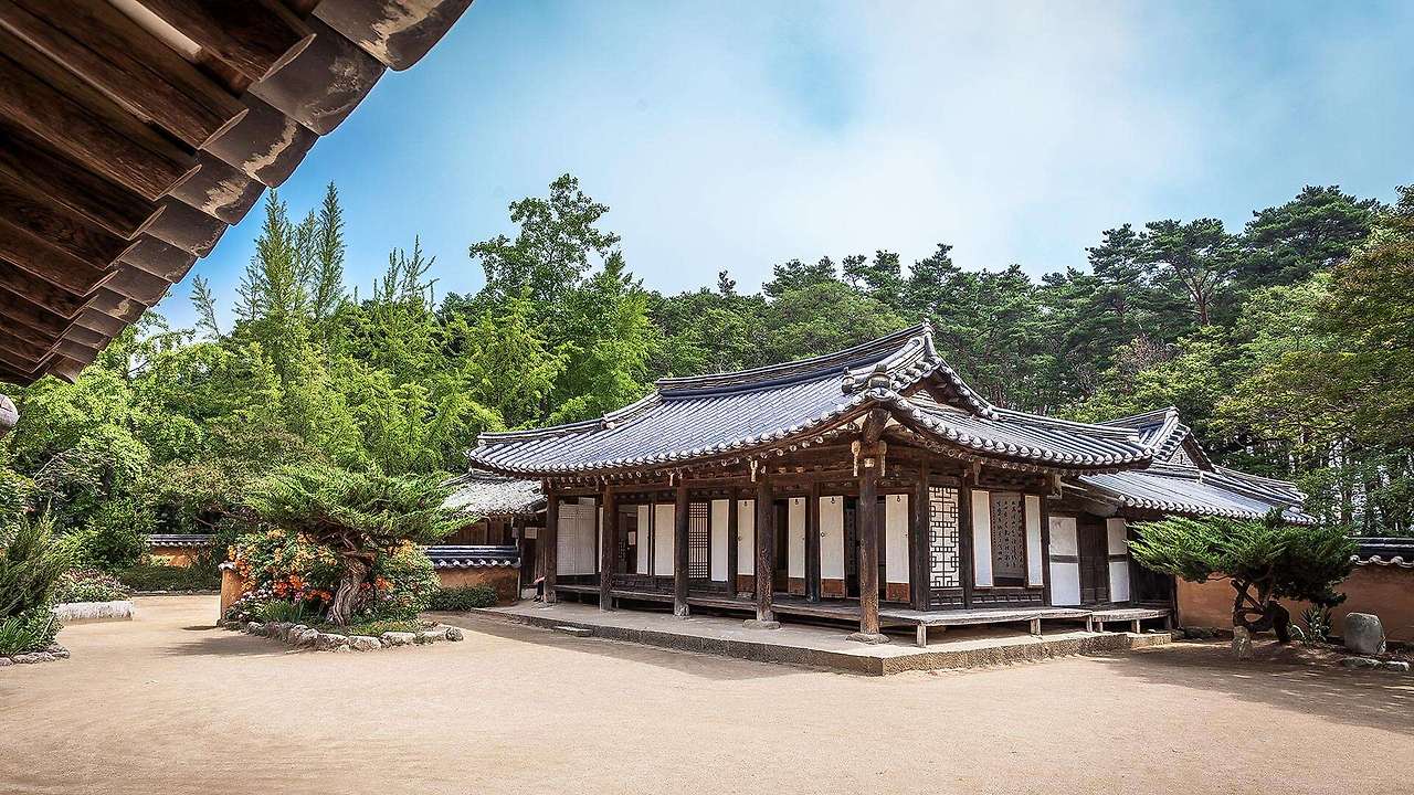 한국 전통 건물의 전형적인 모습