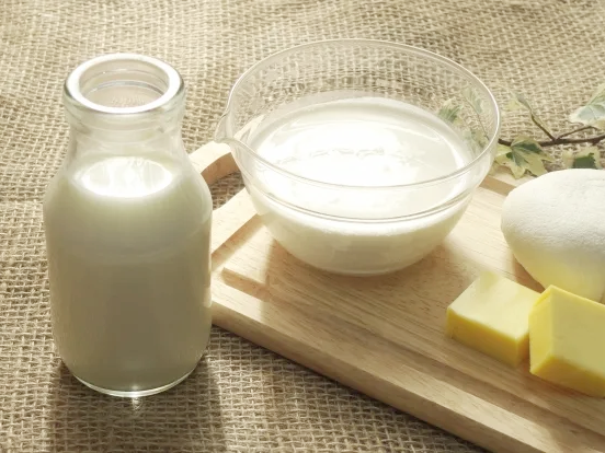 보스웰리아 분말 우유에 넣음