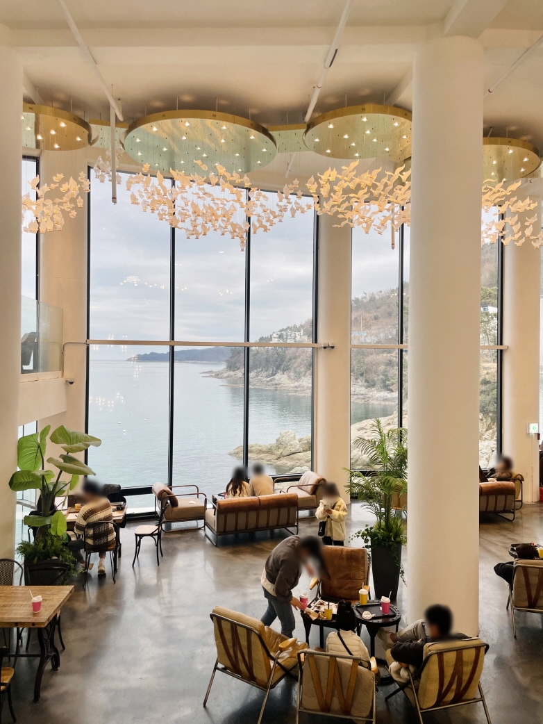 라피끄-바다뷰갬성