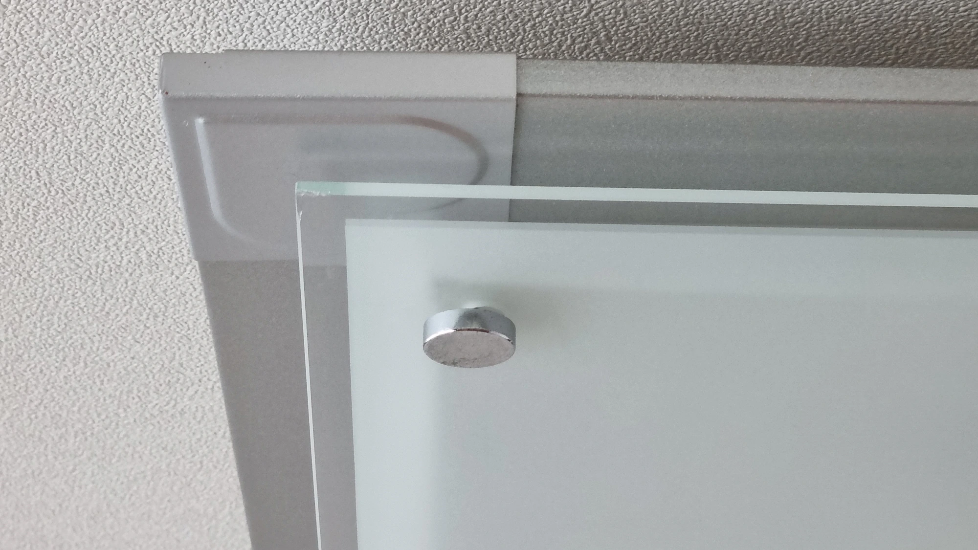 전등 커버 고정 너트