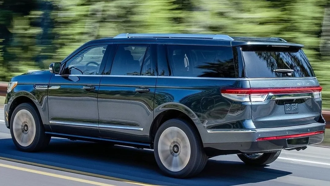 네비게이터 측후면