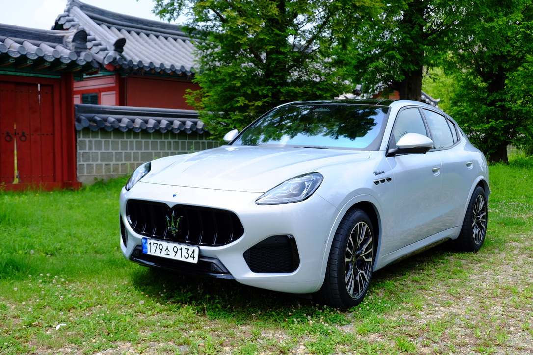 [시승기 - 마세라티 그레칼레] 아름다운 선·폭발적인 힘…거리의 시선이 ‘삼지창’에 꽂혔다