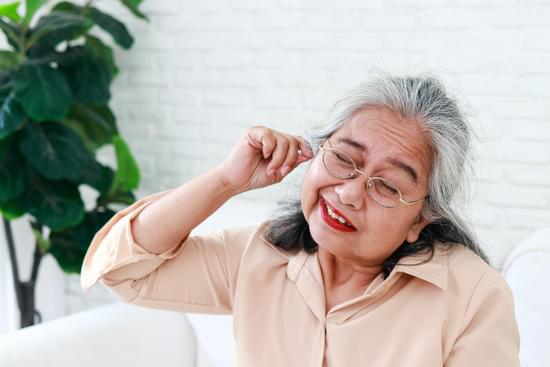 귀지 막힘(Earwax Impaction): 원인, 증상, 치료 및 예방