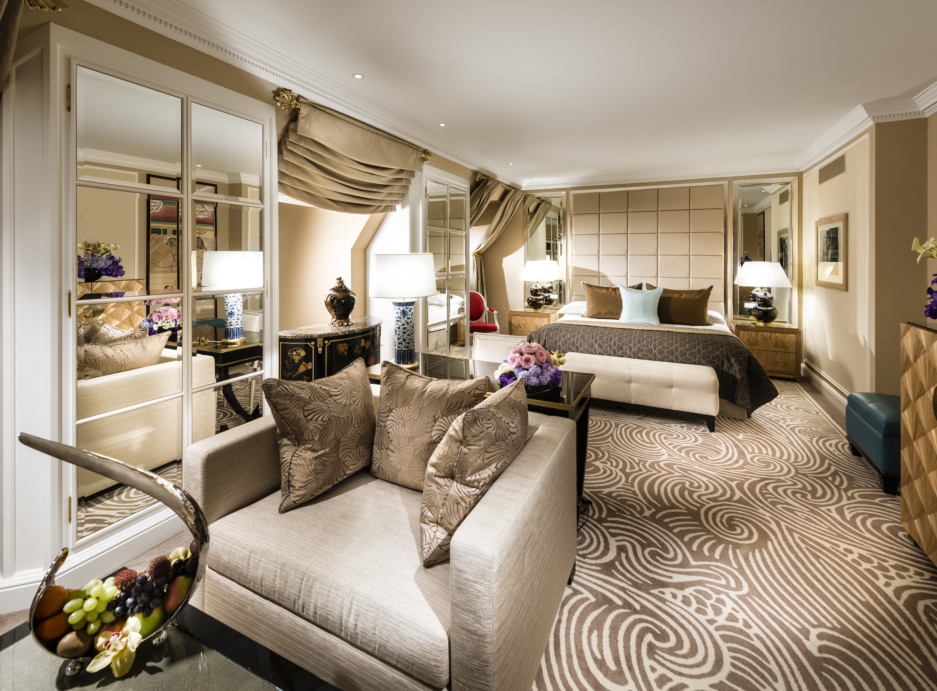 스위스 취리히 여행 기초 정보, 취리히의 날씨,여행 전 준비 사항, 대중교통, 추천 명소, 추천 음식, 취리히 여행 추천 호텔 - undefined - 취리히 여행 교통비용 - 취리히 대중 교통