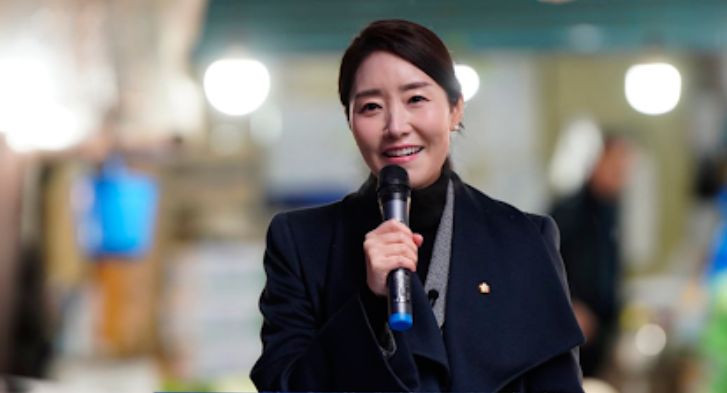 강선우 국회의원 프로필