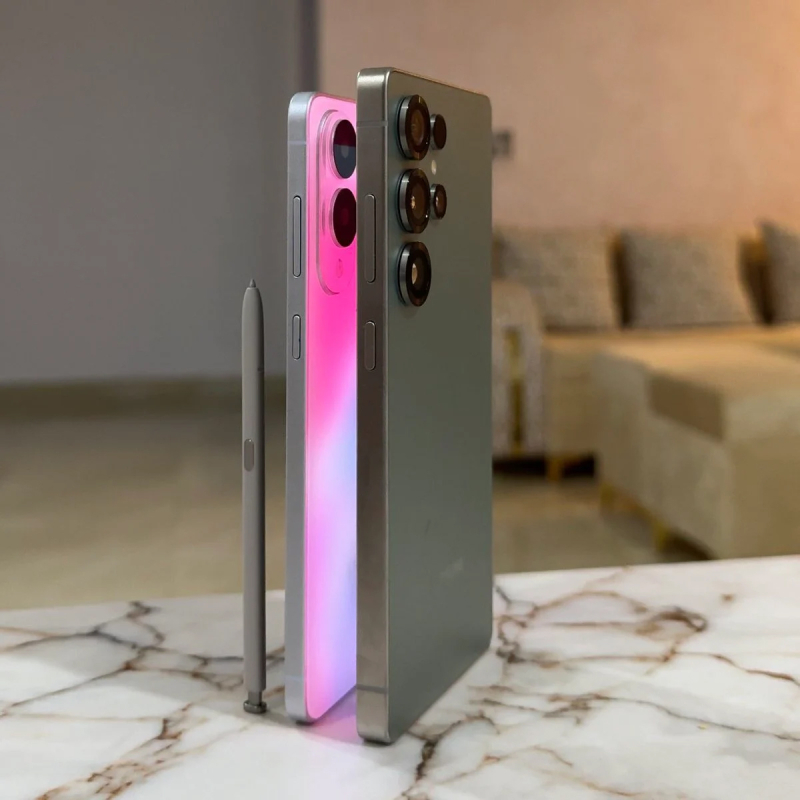 ▲S25 엣지와 울트라 비교 사진 / 출처: 테크드로이더