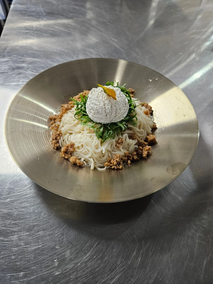 구름달국수 - 김치빙수국수