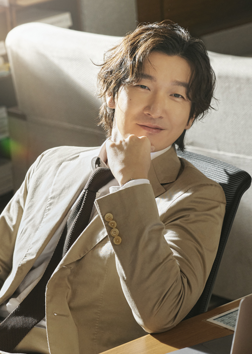 신성한 역할을 맡은 조승우