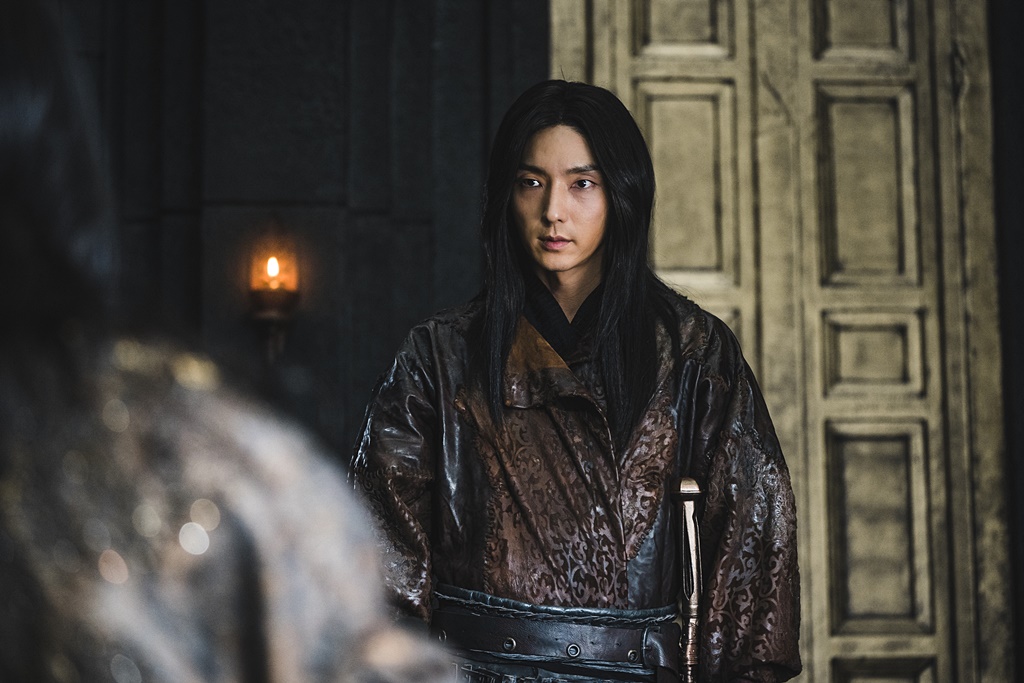 은섬/사야 cast 이준기