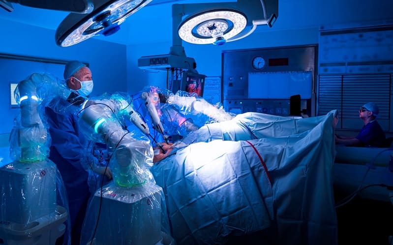 로봇, 언젠가는 외과의사를 완전히 대체할 것 VIDEO: Will robots replace doctors in surgery rooms?