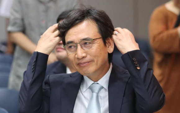 윤석열 대통령의 계엄&middot;탄핵 정국이 불거진 가운데 지난 대선 당시 윤석열 대통령 후보를 향한 유시민 작가의 예언이 재조명 받고 있다. 사진은 유 작가. [사진=연합뉴스]