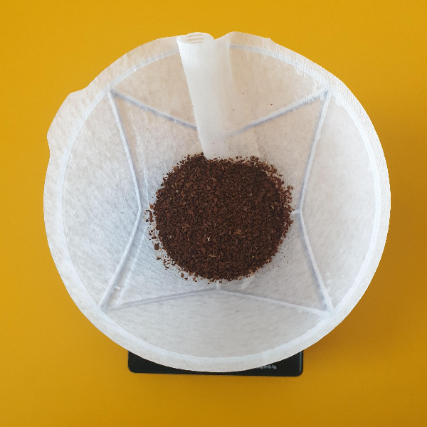 하리오 V60 무겐 드리퍼: MUGEN 드리퍼를 이용한 원푸어 핫, 아이스커피 레시피