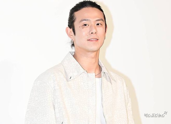 빈지노 정치색 논란