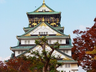 일본 오사카성 가을 풍경