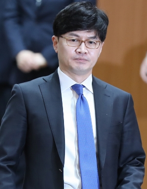 한동훈 검사 프로필 지지율 관련주