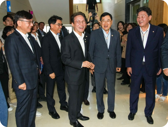 김민석 국무총리, 경주시청 방문&hellip; 아시아태평양경제협력체(APEC) 정상회의 준비상황 점검 [사진=경주시정뉴스]