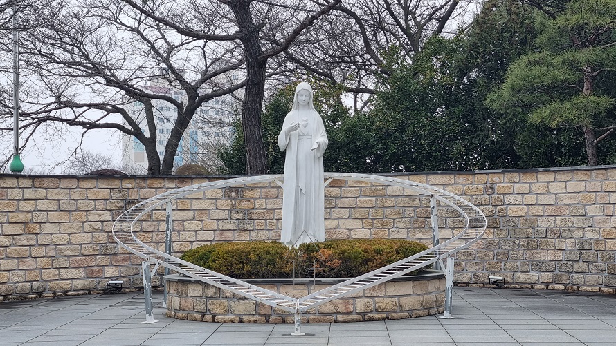 서산 해미성당 성모동산 성모상 사진