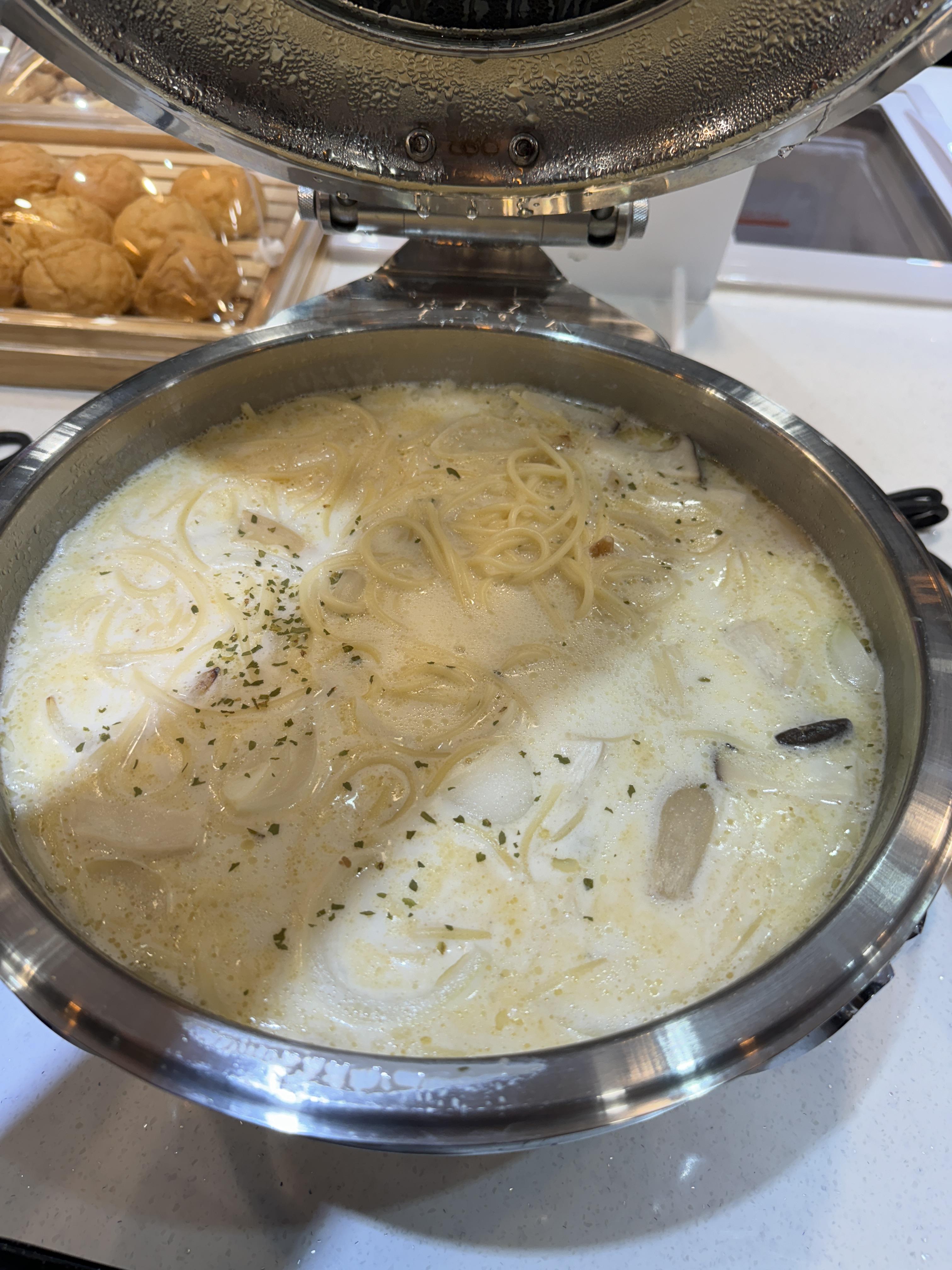 청년고기장수-까르보나라