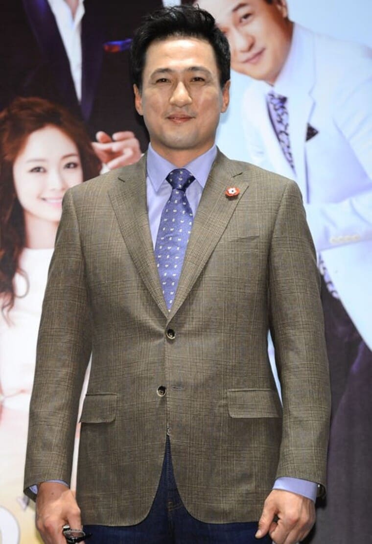 배우-손창민