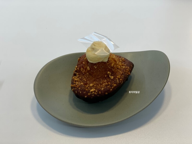 행궁동 디저트 맛집 프리히 헤이즐넛 초콜릿 마들렌