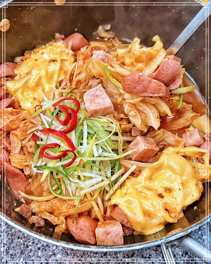 생방송 투데이 한강진 이태원 부대찌개, 존슨탕 맛집