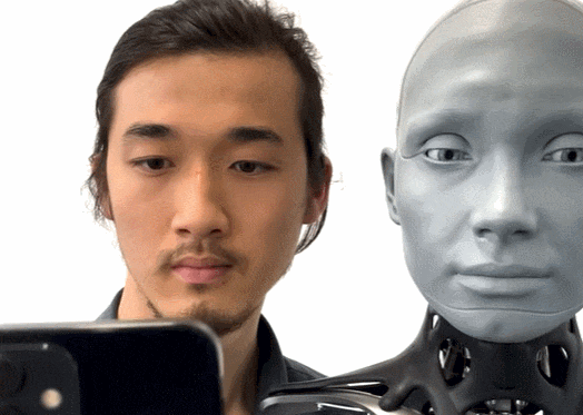 '세계 최첨단 휴머노이드 로봇 아메카의 소름끼치는 영상 VIDEO: Ameca can replicate facial expressions to the last growl