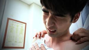 뒷골이 땡기는 증상