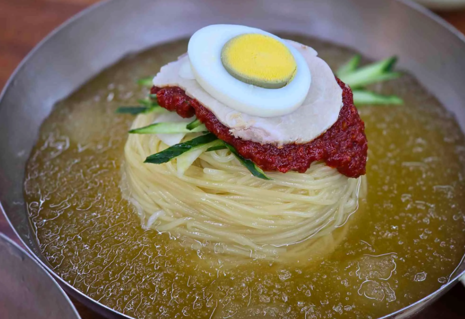 해운대밀면 vs 가야밀면 비교 관련사진