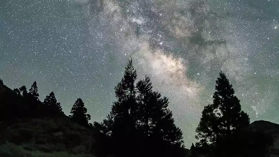 Counting the Stars at Night by Yun Dong-ju : Famous Korean Poetry Translated