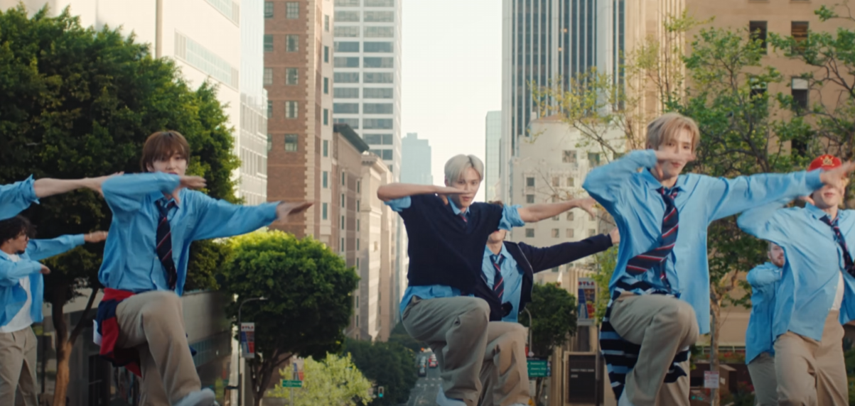 하이틴 영화 같은 뮤지컬 장면