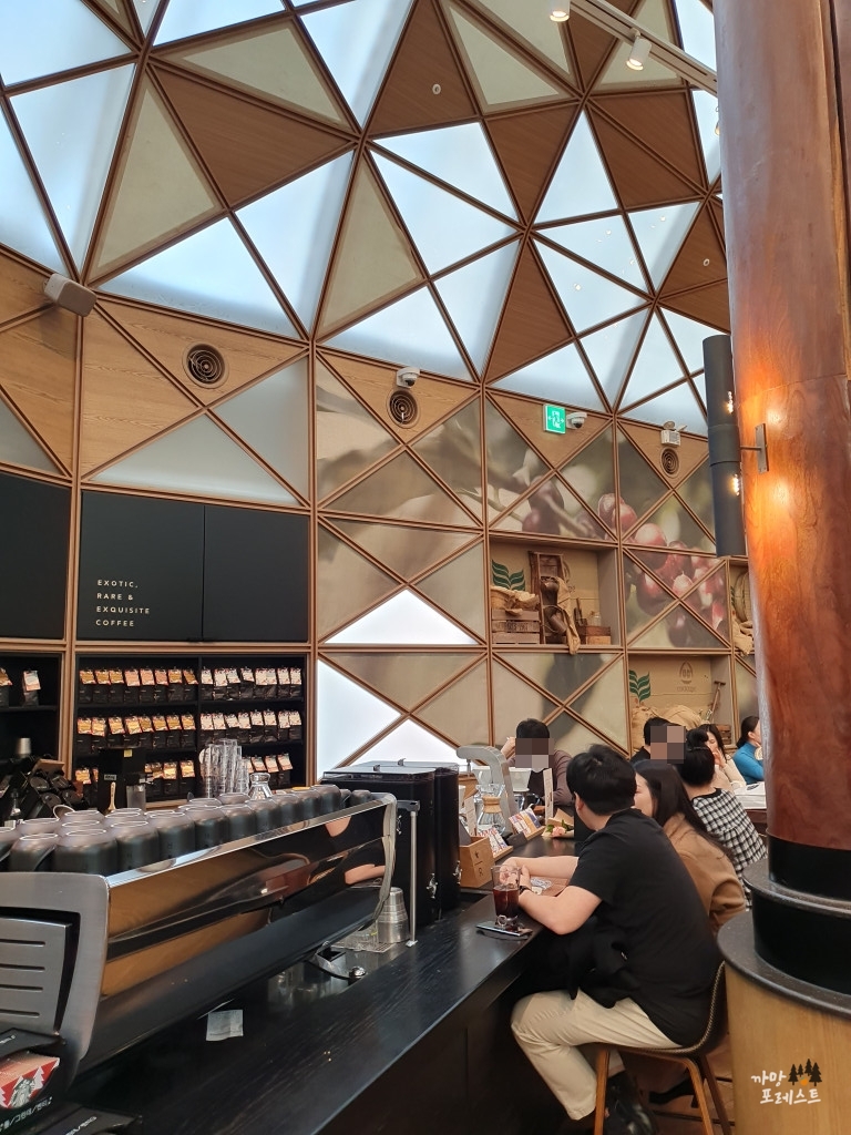 스타벅스 파미에파크 R점 내부