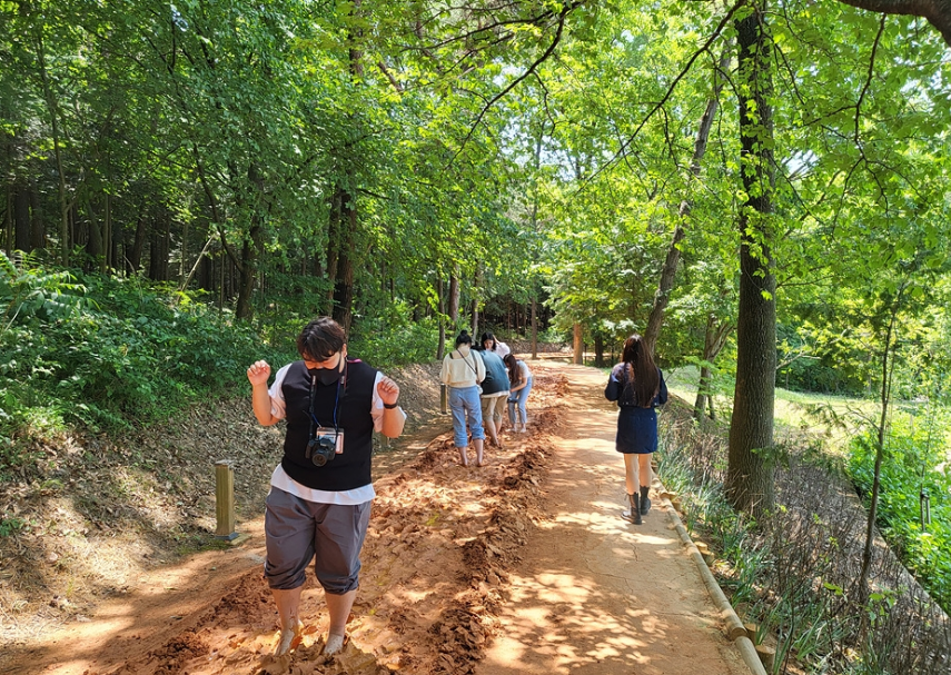 물무산 행복숲 황톳길