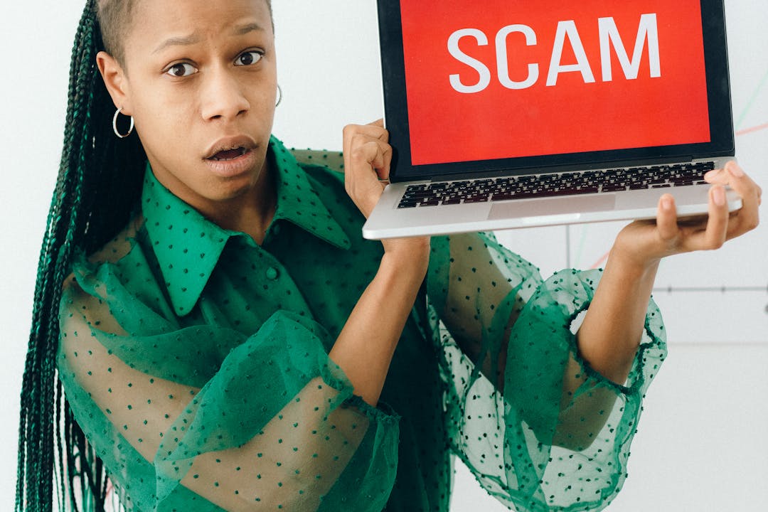 보이스피싱 경고 메시지를 알리는 사용자