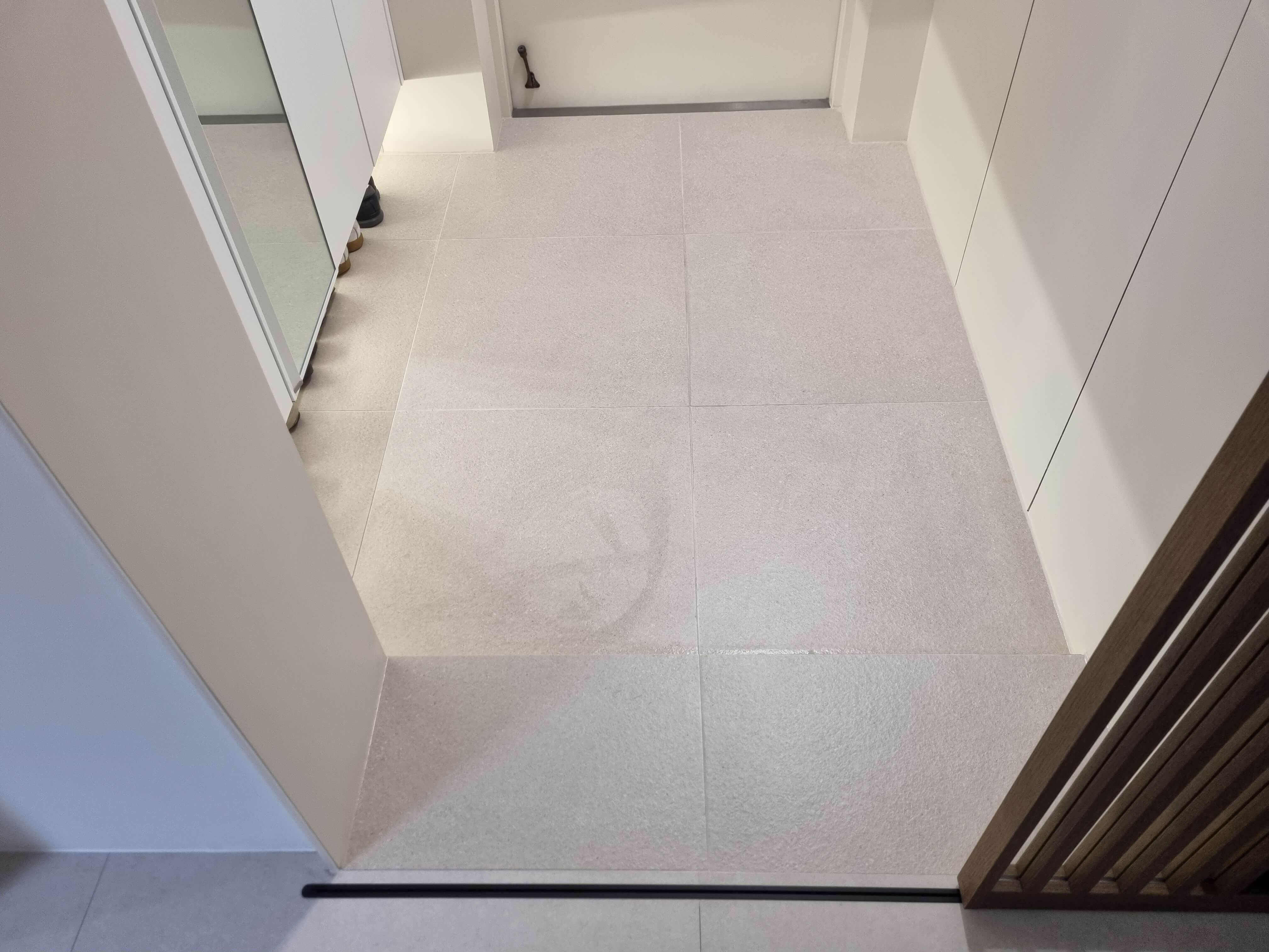 현관 바닥타일 전체