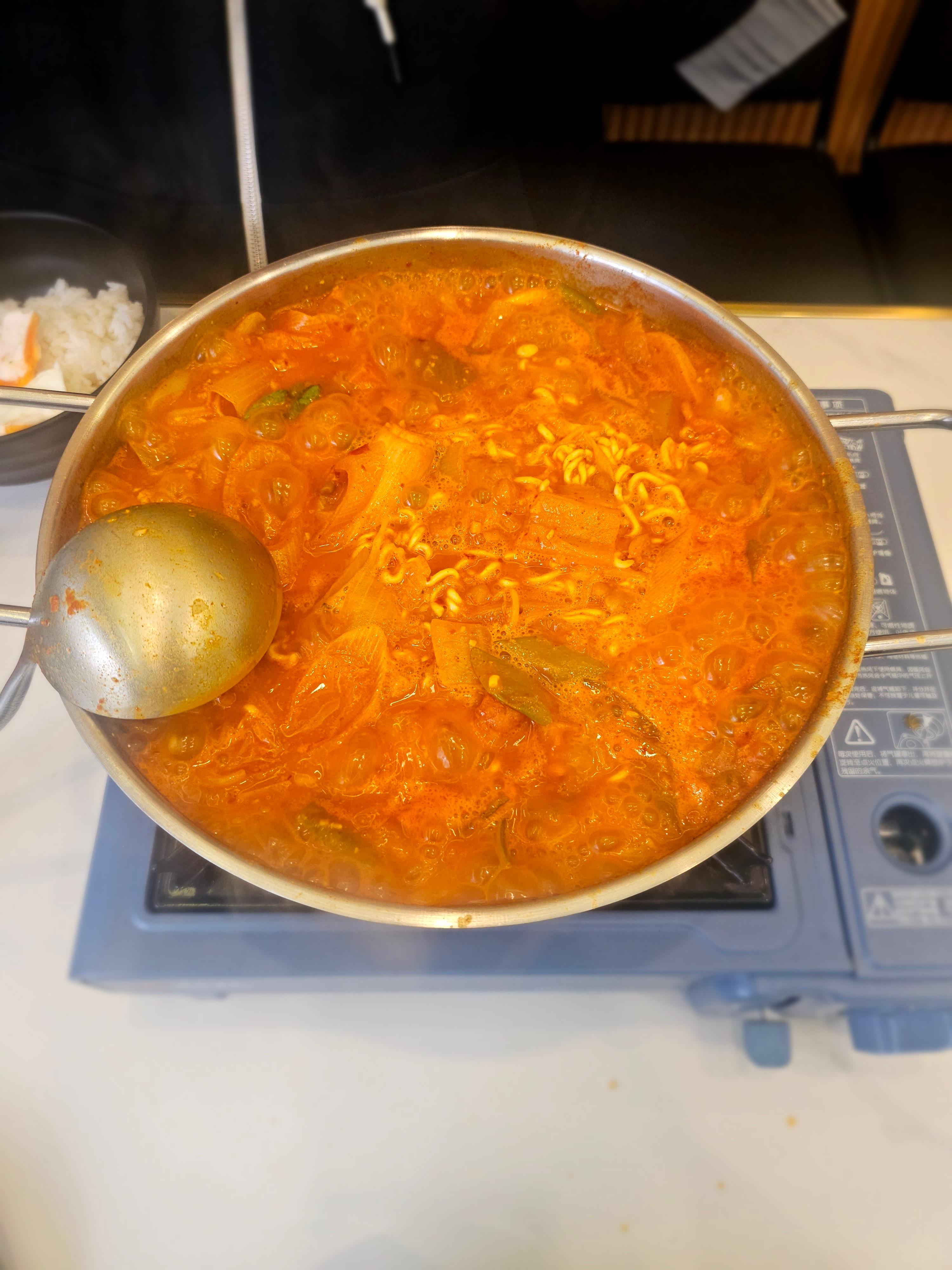 중국어로 부대찌개 部队火锅