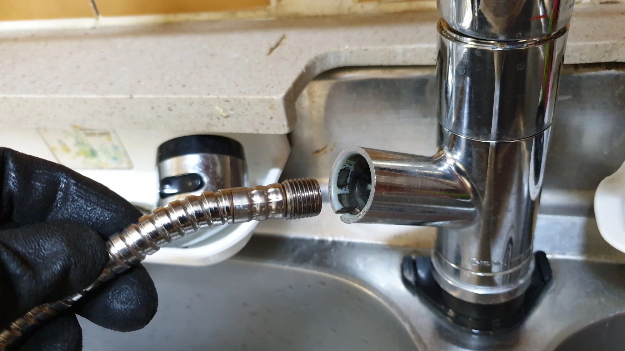 호스 끼우는 모습