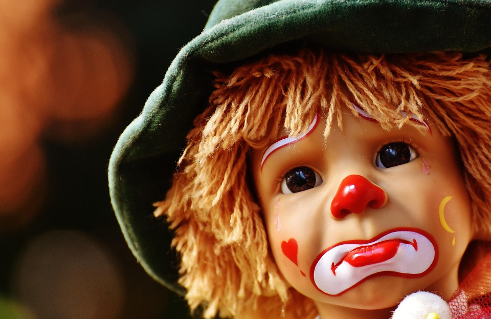 국내와 해외 할머니 캐릭터 비교 관련 사진