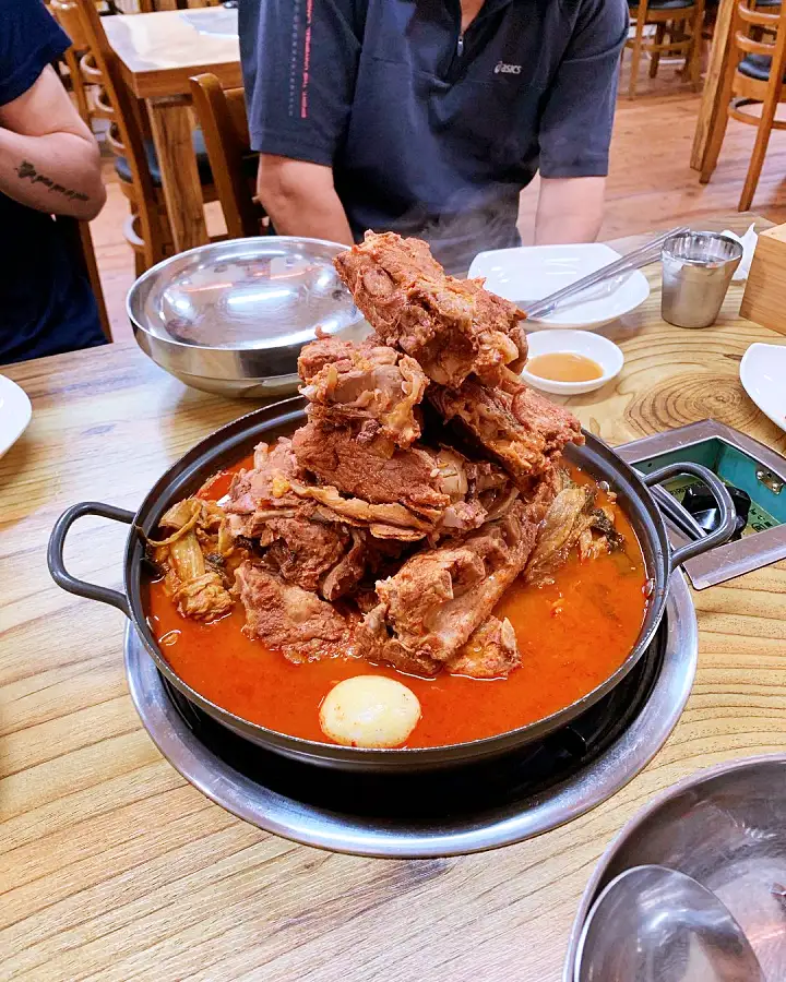 생방송오늘저녁 평택 소사벌 비전동 뼈다귀 감자탕 끝판왕 산더미 뼈탑 전골 맛집 추천