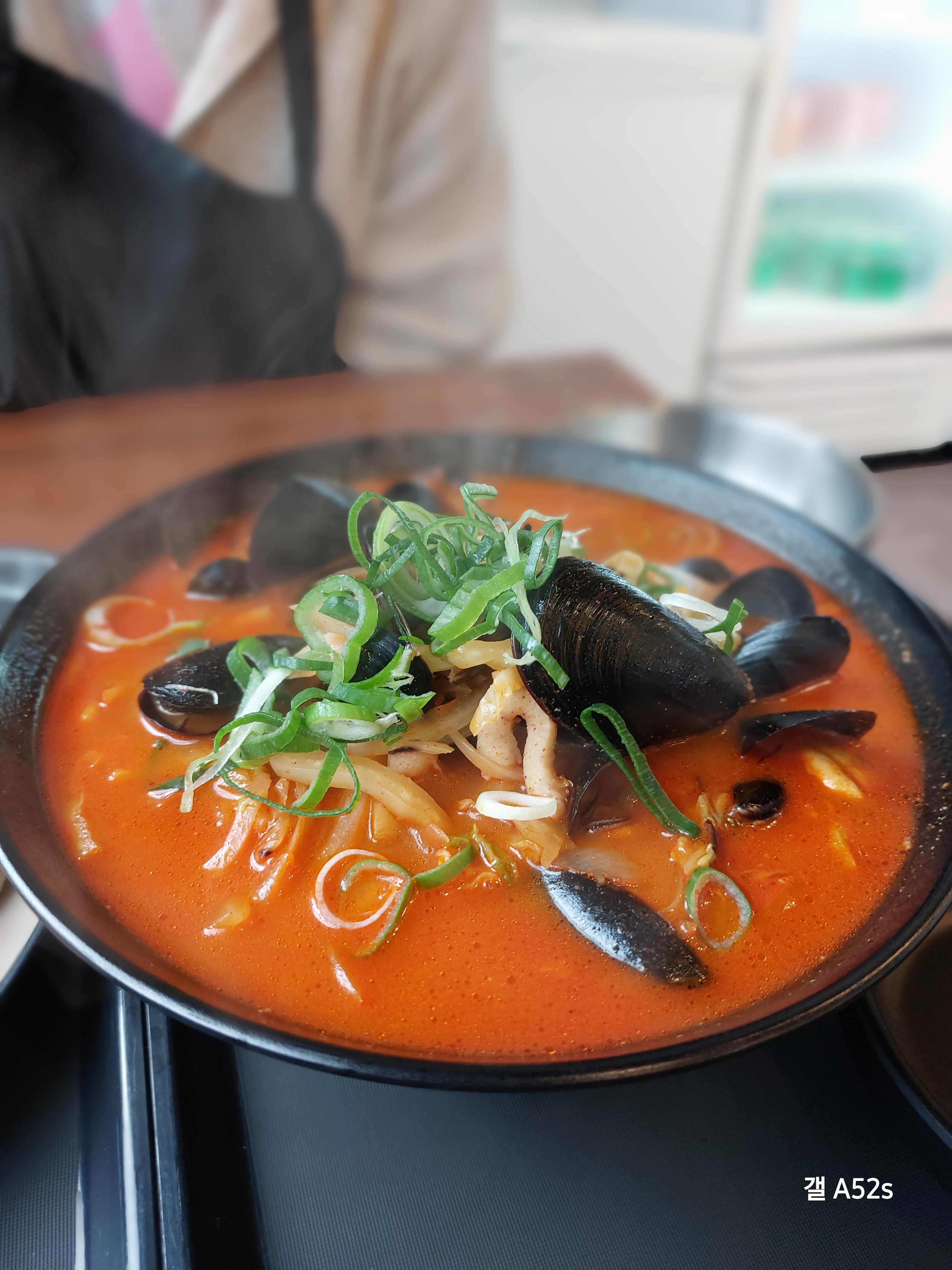 원내동 찐짬뽕 점심특선 홍합짬뽕