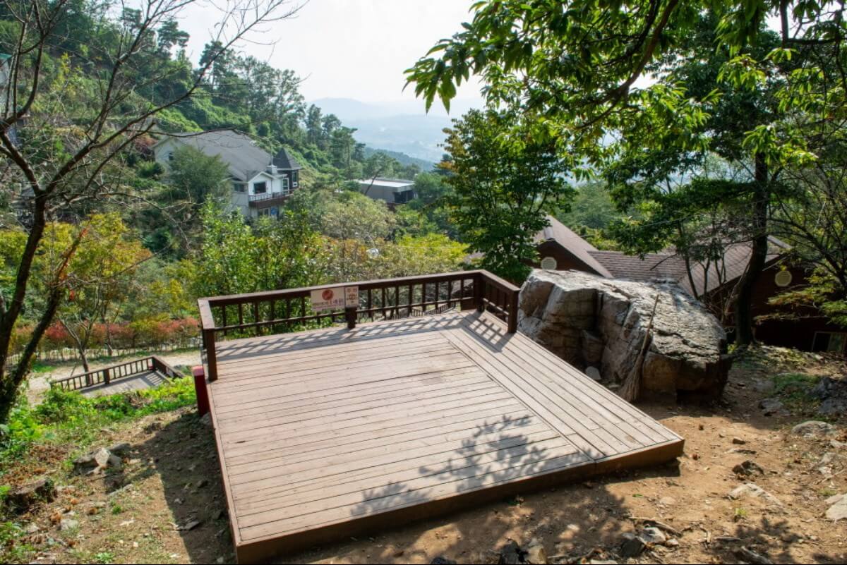 용문산자연휴양림 야영데크