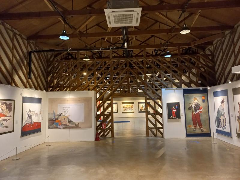 삼례문화예술촌 목조건물 내부