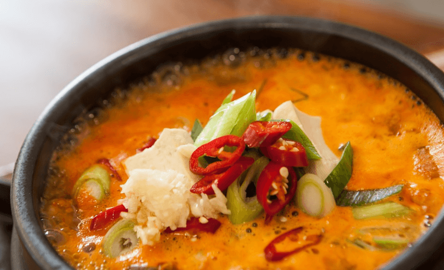 손이 붓는 이유가 될 수 있는 염분이 높은 찌게 음식