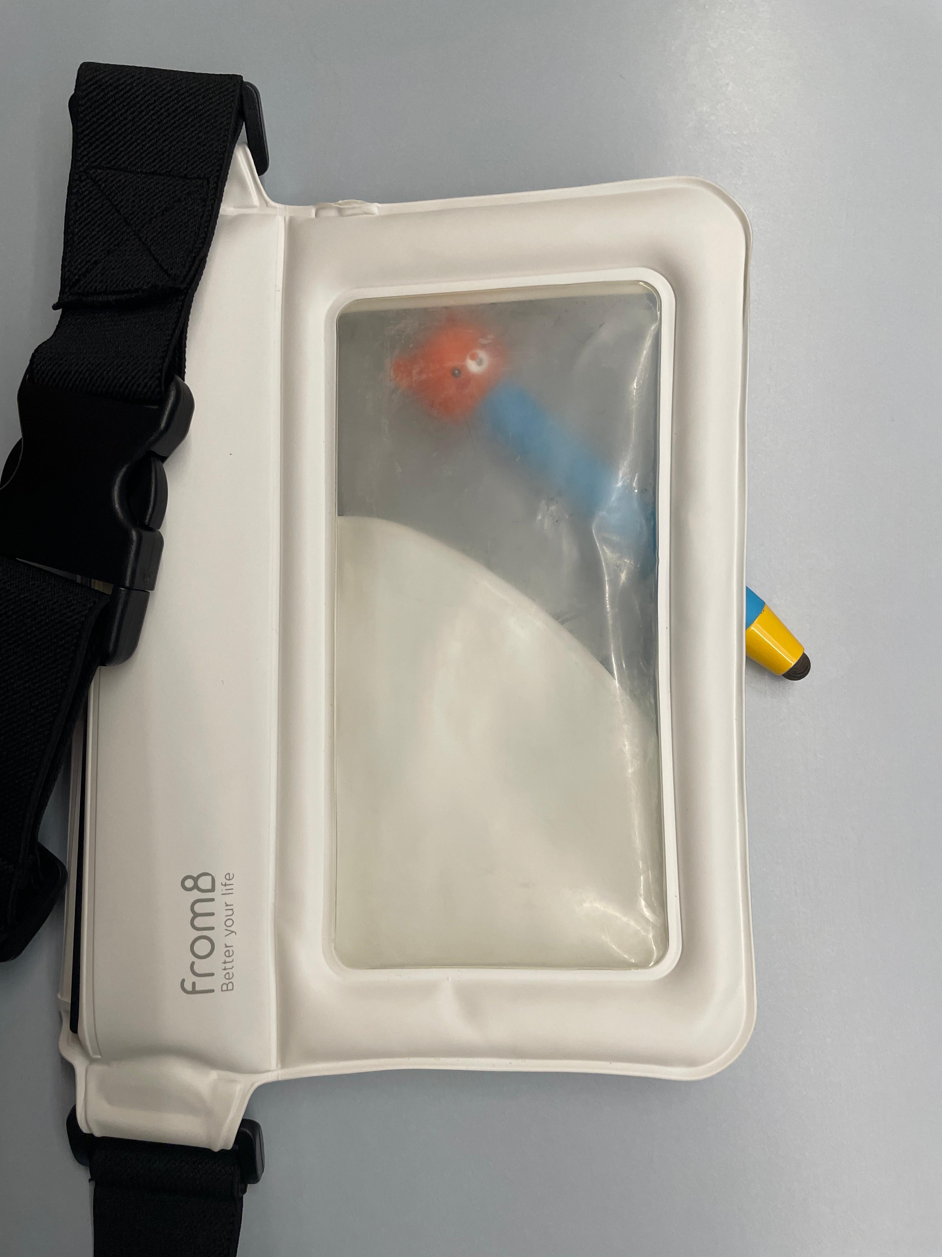 뿌옇게 변한 방수팩 관련 사진