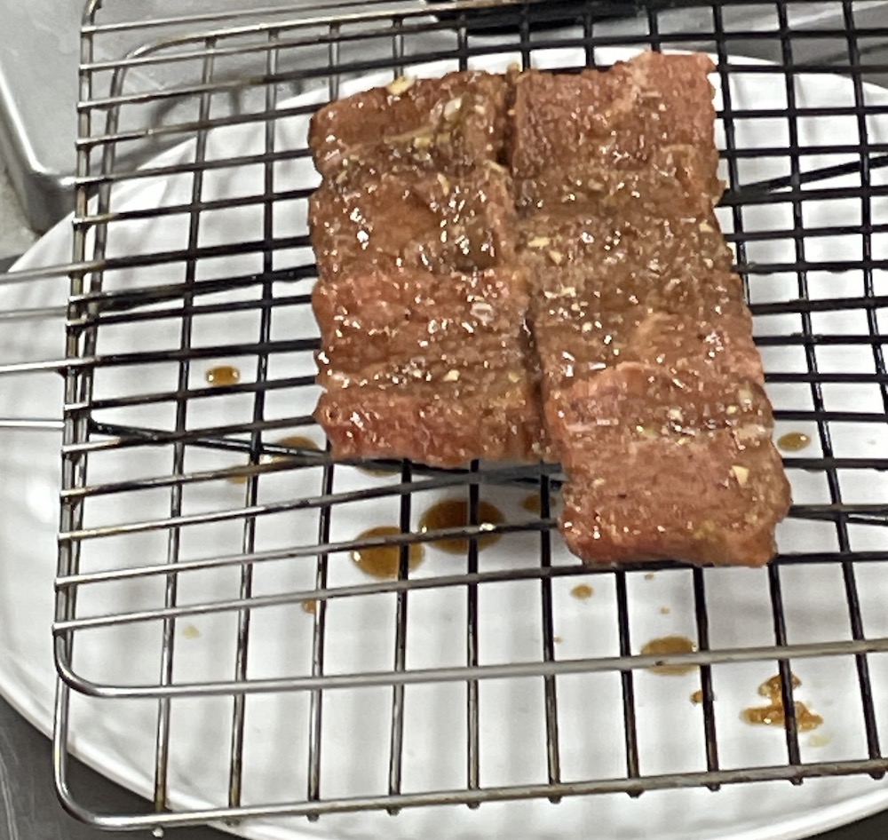 한식조리기능사 실기시험 준비 - 너비아니 - 석쇠에 소고기 올리기