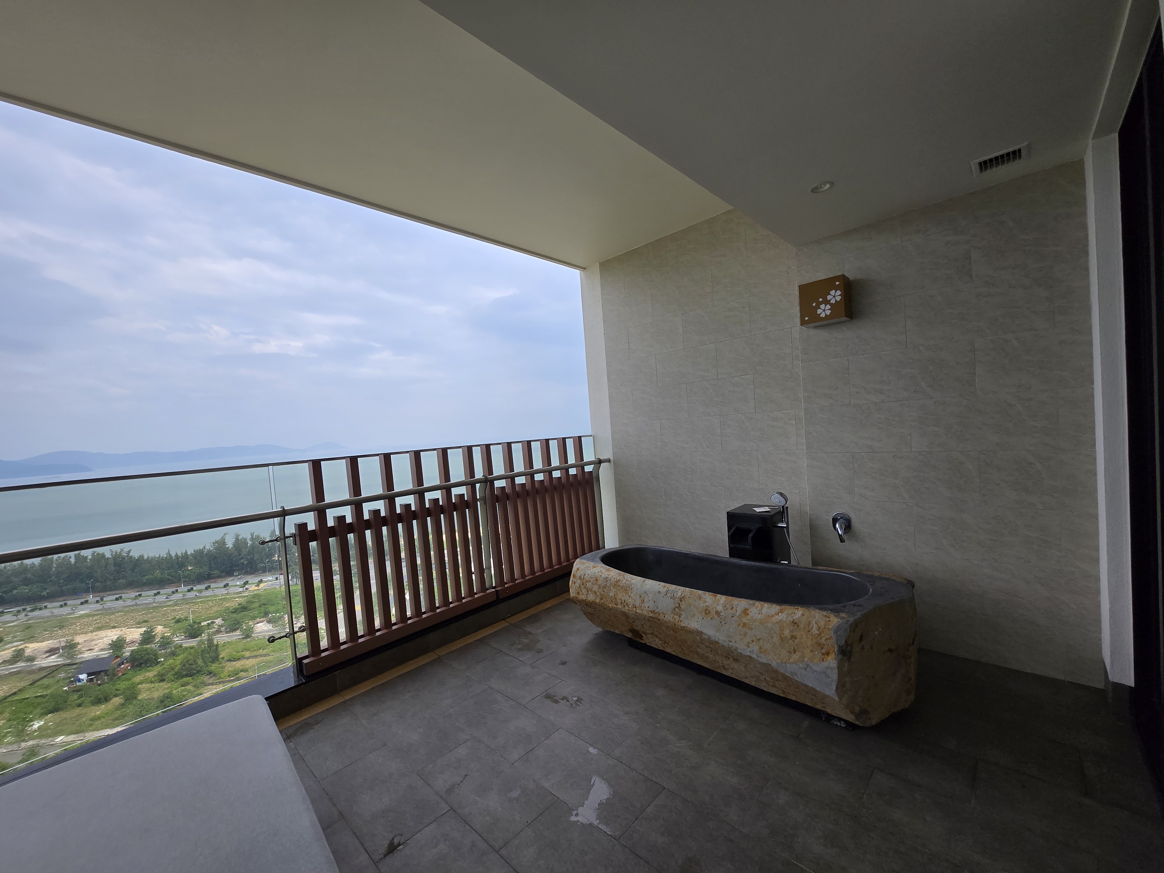 다낭 미카즈키 스위트 룸 야외 욕조