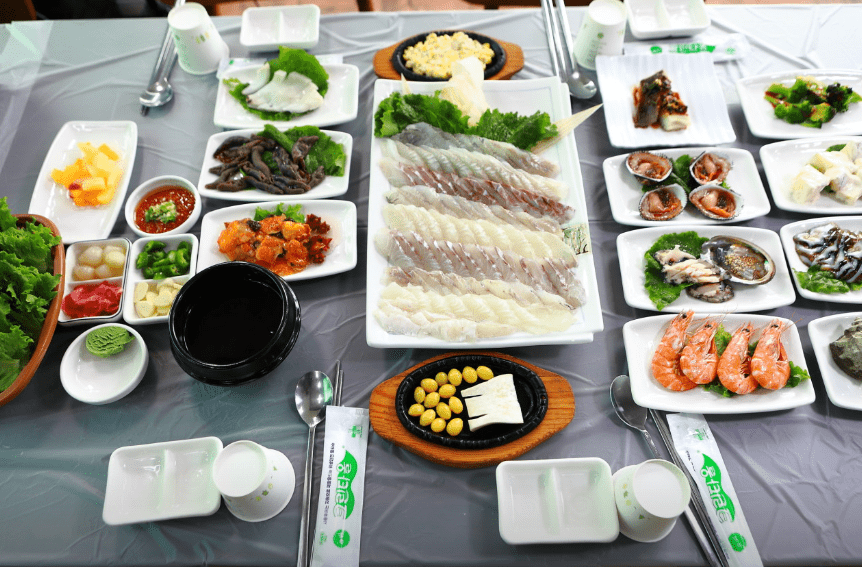 태안 맛집 "안면도 오병이어 횟집&게국지" 음식 사진