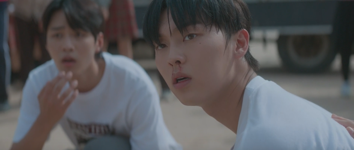 은결에게 선빵맞고 쌍코피 난 하이찬