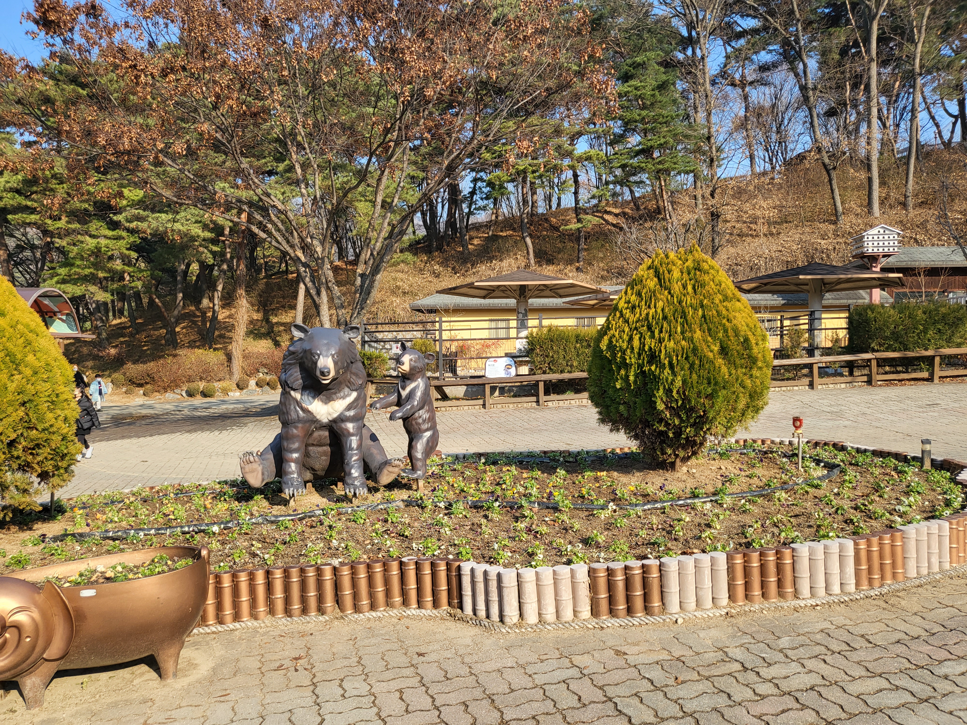 청주 동물원 - 동상